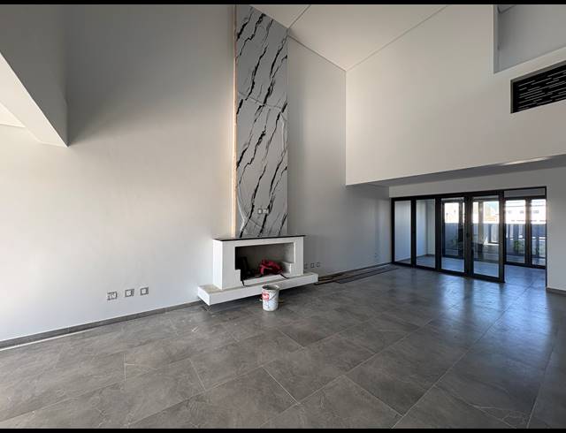 5 BEDROOM HOUSE FOR SALE IN SANDOWN
